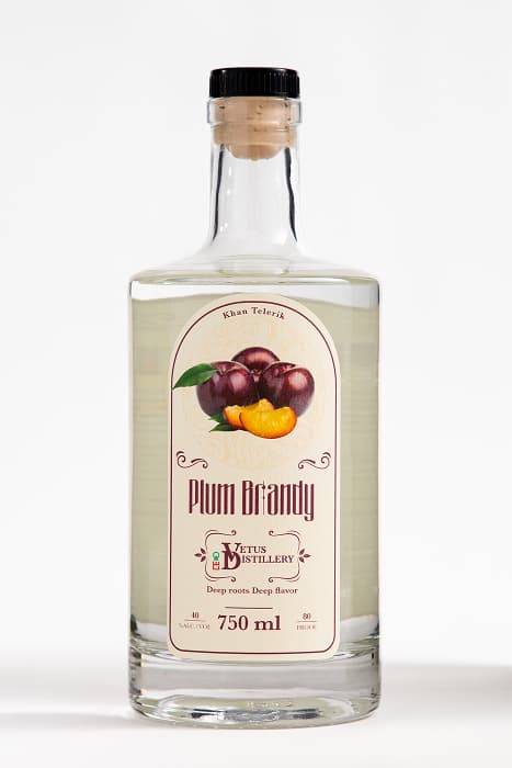 vetusdistillery-vetus-plum-brandy